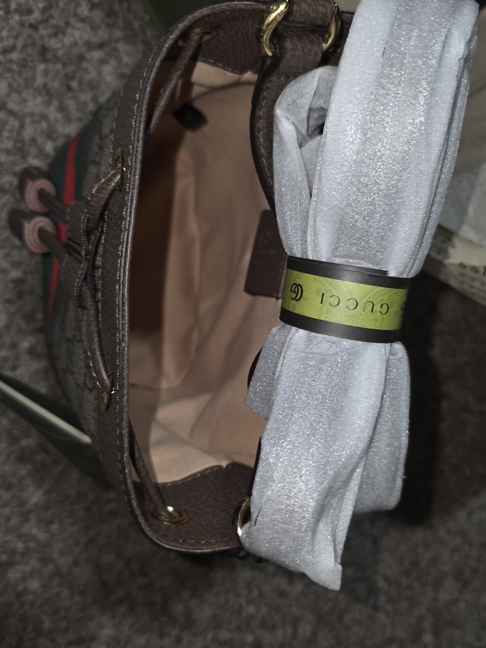 Gucci Crossbody Bag - Picture 4 of 8